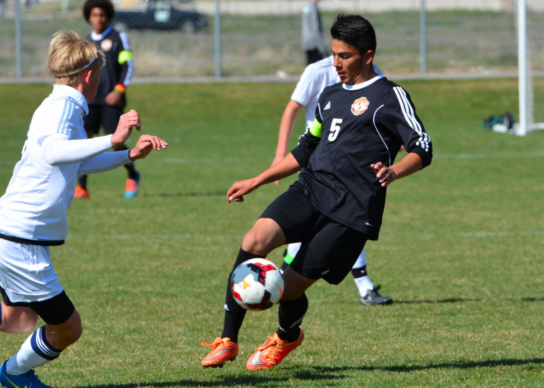 BJL平台-为何F22尾焰是红色而歼20却是蓝色:燃烧室位置不同(图1) BJL平台集团